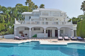 FABULOUS LUXURY VILLA 34121215 IN GOLF VALLEY, PRIVATE HEATED POOL, CLOSE PUERTO BANUS MARBELLA